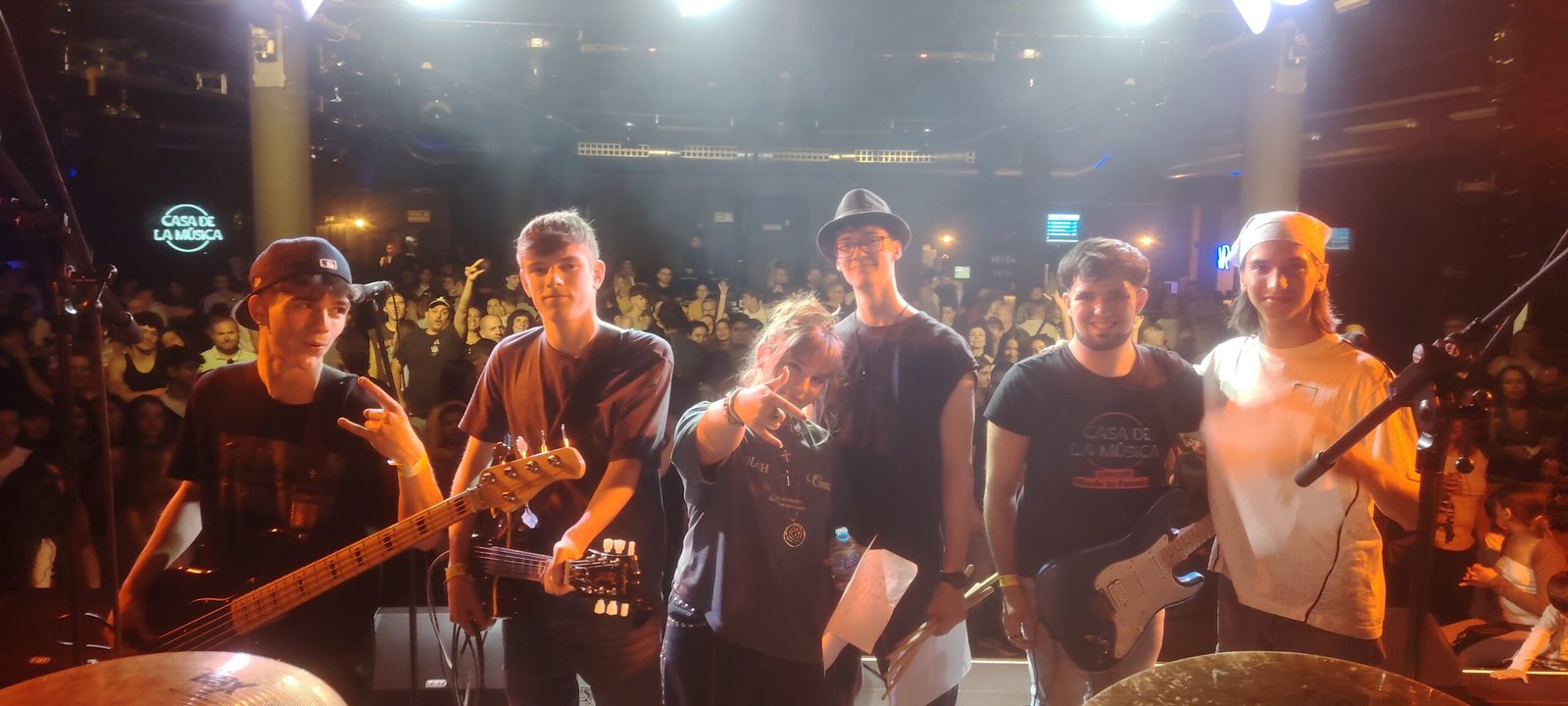 combo-amigos-desconocidos