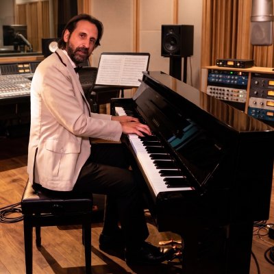 Kiko, profesor de piano